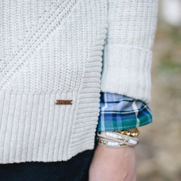 Toms Cream Knit Sweater with Gold Threading Accents Sparkle in Winter Cold - Picture 2 of 10